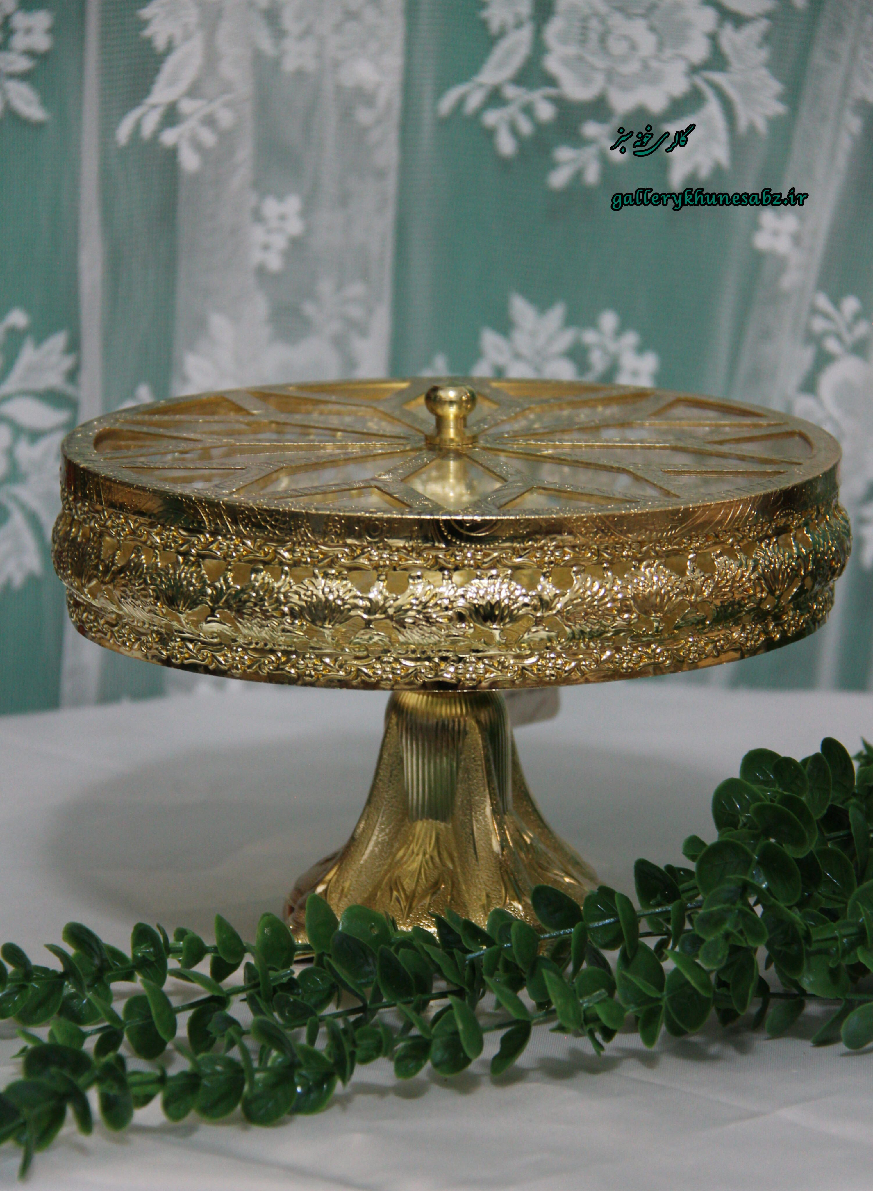 شکلات خوری پایه دار طلایی درب پیرکس برند دیانا