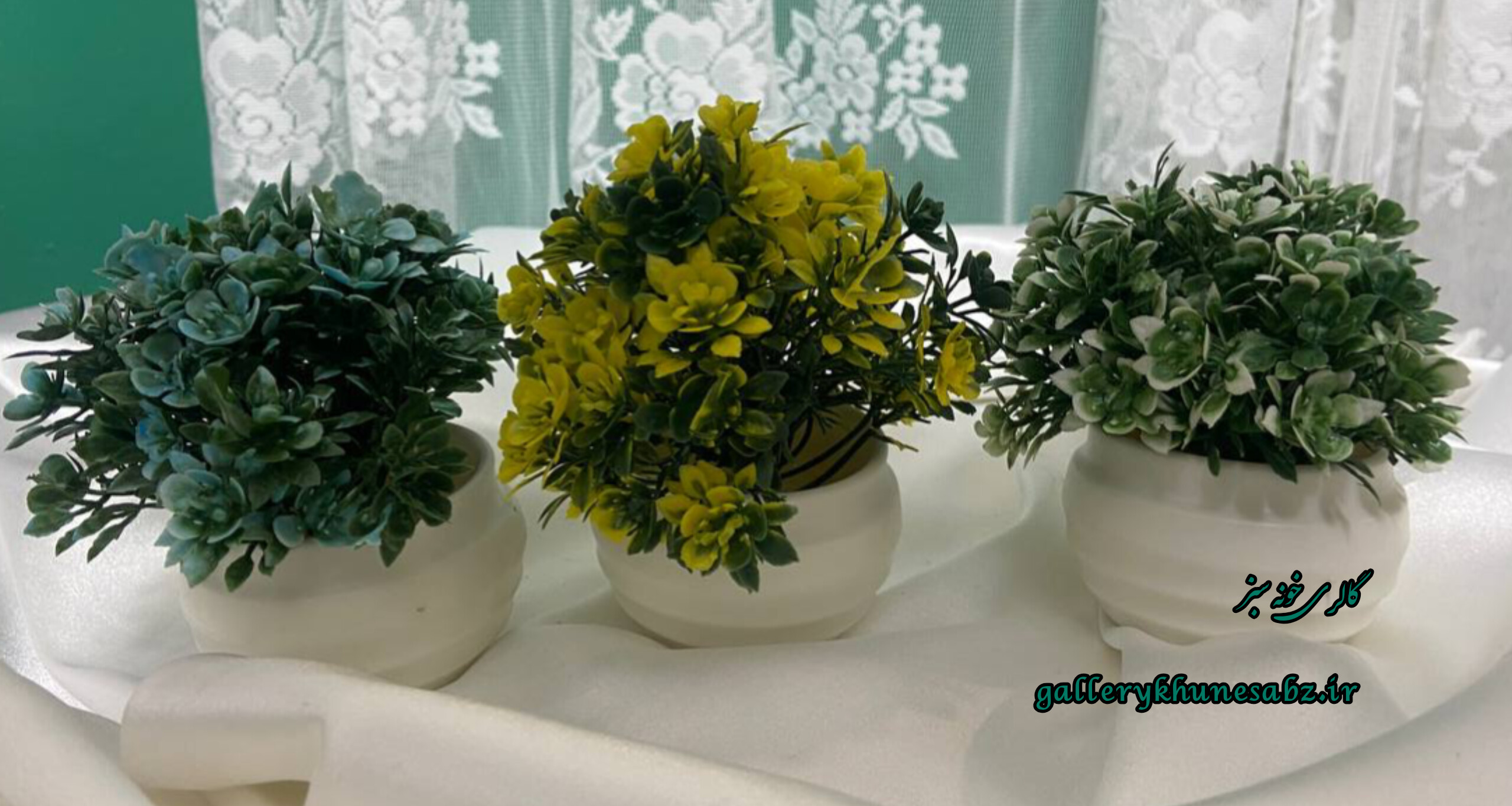 گلدان سه عددی همراه با گل