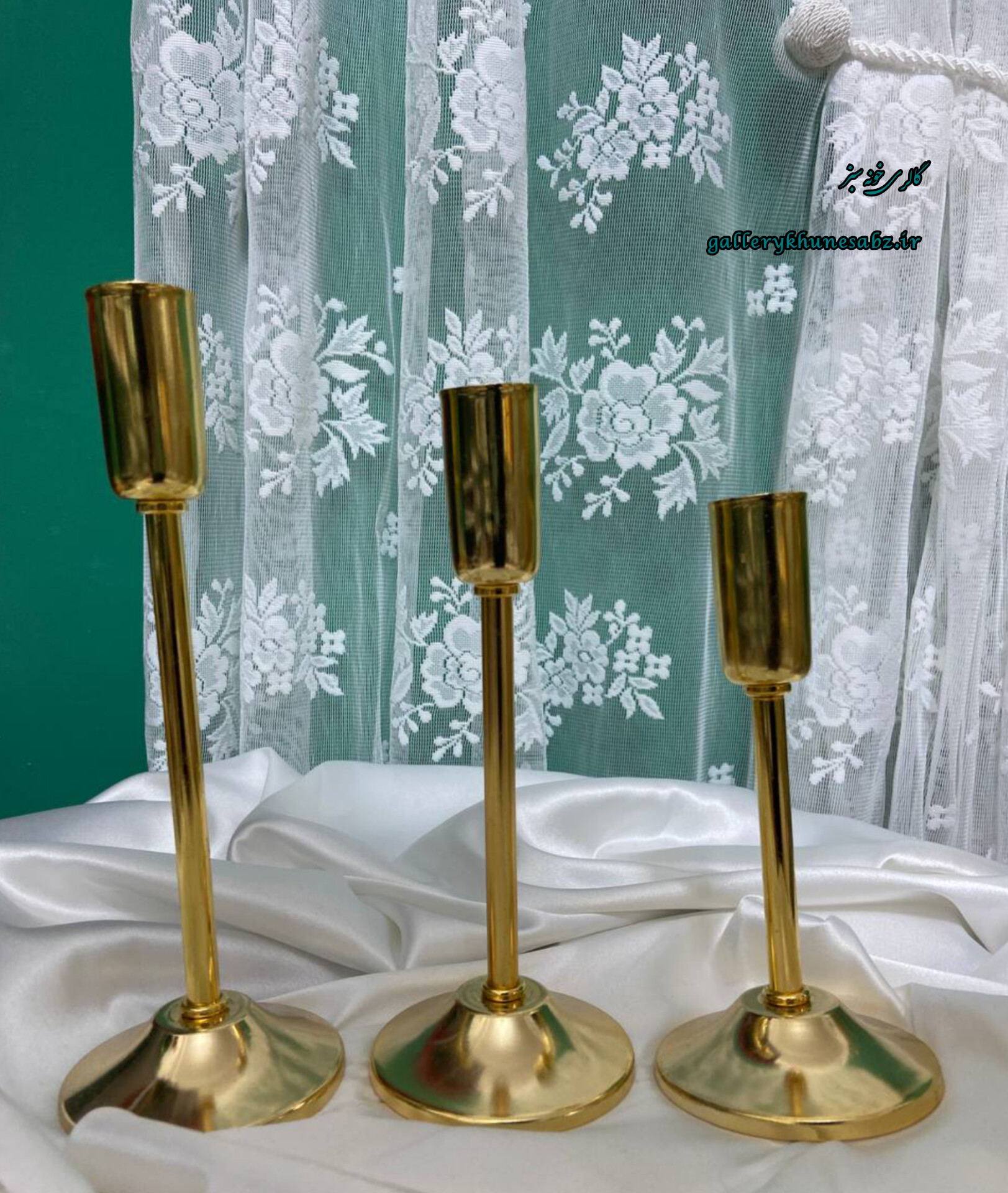 شمعدان سه عددی طلایی در سه سایز بزرگ و متوسط و کوچک